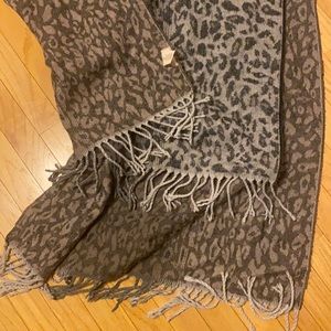 Free people chunky cheetah print scarf